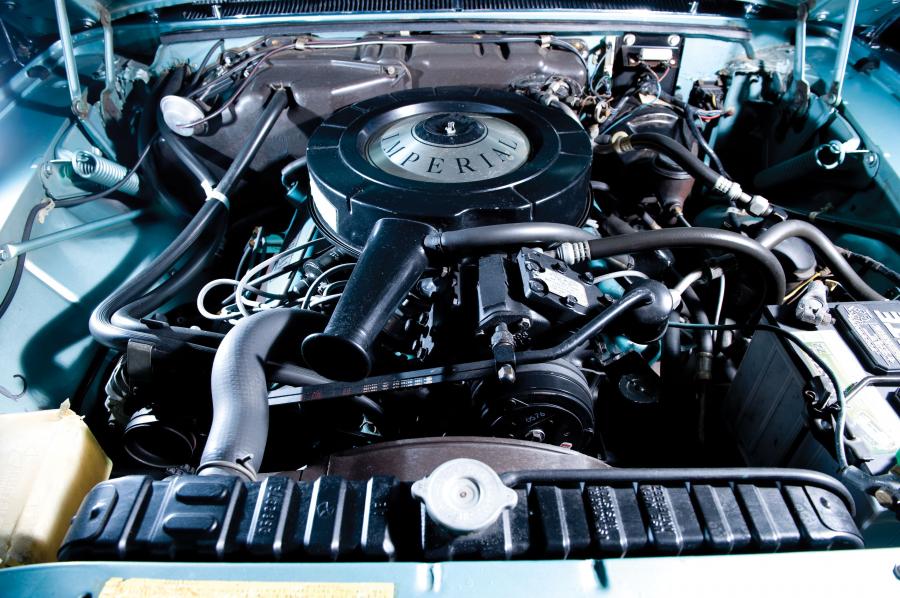  Chrysler Imperial Crown 4-Door Hardtop 1966 года  (фото 9 из 10)